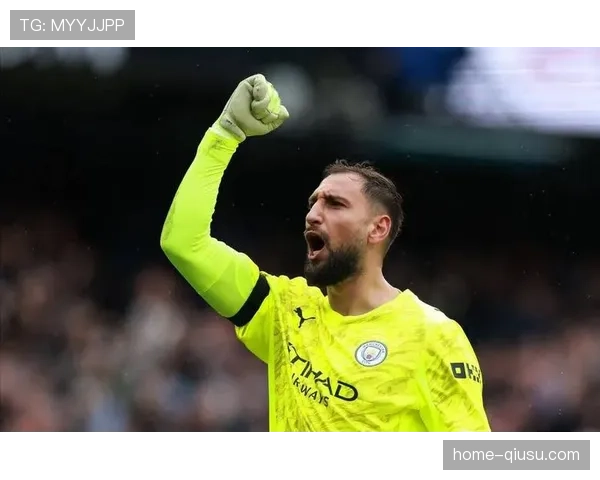 多纳鲁马禁区犯规获黄点套餐，情绪爆发后完成关键扑救